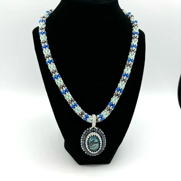 Hand Crafted Rope Style and Beaded Blue Agate Pendant Necklace - Picture 4 of 11